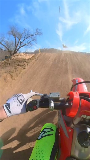 852K views · 5.9K reactions | Coach Mitchell Walks you through How To Safely Pass during an Open Practice! Train with Mitchell and The Moto Academy May 10th at Promised Land MX in Maryland! See you there 酪 #MotorcycleTraining #LearnToRide #MotorcycleSchool #RidingSkills #MotoAcademy #MotorcycleClass | The Moto Academy | Facebook