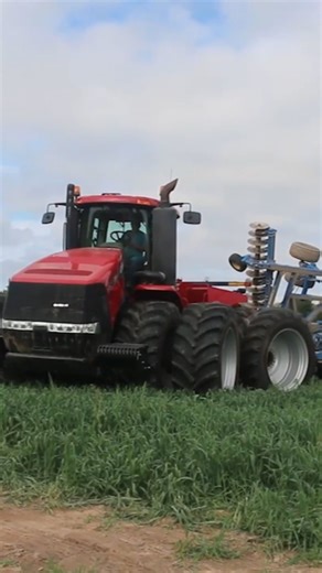 374 reactions | The power of LSW   LSW® (Low Sidewall Technology™) helps equipment operators unlock greater productivity while taking on some of the toughest jobs in the world. LSW - a hybrid of our wheel and tire technologies - features a larger rim diameter and a smaller sidewall than a standard tyre. | Goodyear Farm Tires Europe | Facebook