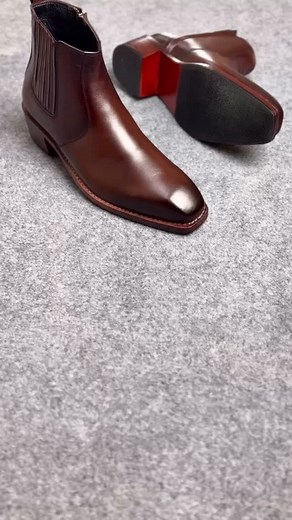 🔥 The Most Elegant Brown Italian-Shape Chelsea Boot — Where luxury craftsmanship meets timeless style. 👞✨ ✔ Premium Full-finish Cow Leather ✔ Italian Square-Toe Silhouette ✔ Handcrafted Leather Sole with Cuban Heel ✔ Smooth Inner Zip for Comfort & Easy Wear ✔ Perfect for Weddings • Winter Fits • Classic Gentlemen’s Style This isn’t just a boot — it’s a statement.Whether you’re stepping into a formal event or elevating your everyday fit, this pair delivers unmatched elegance and presence. 🤎✨ �