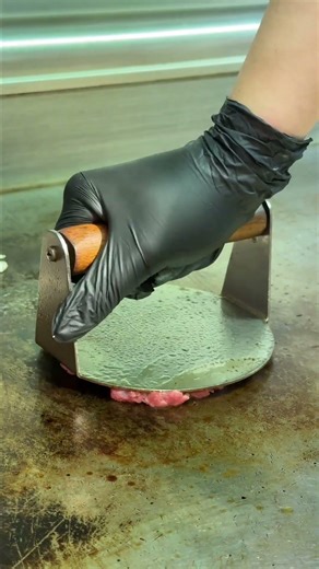 🍔 Τέλος τα τυποποιημένα! Όλα φτιάχνονται μπροστά σου τη στιγμή που τα ζητάς!