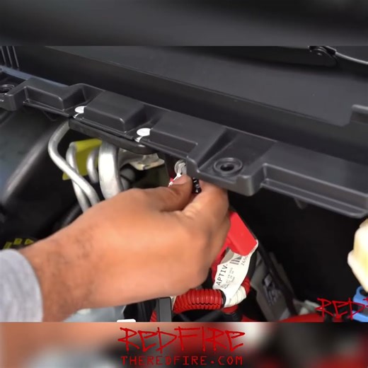 Connecting Positive and Ground Wires #shorts