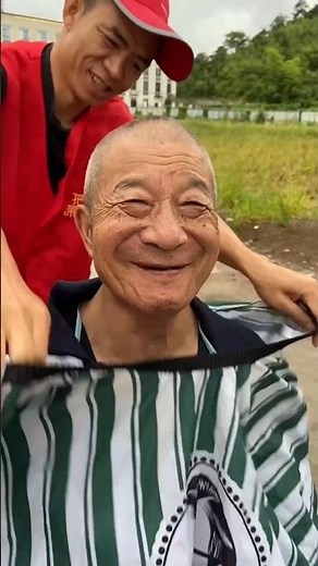 Shocking! Gang Attacks Salon and Cuts Hair by Force