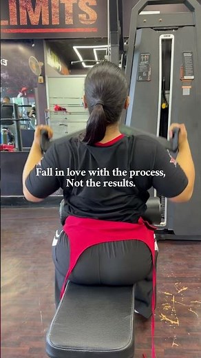 Lat pull down build a wider and stronger back