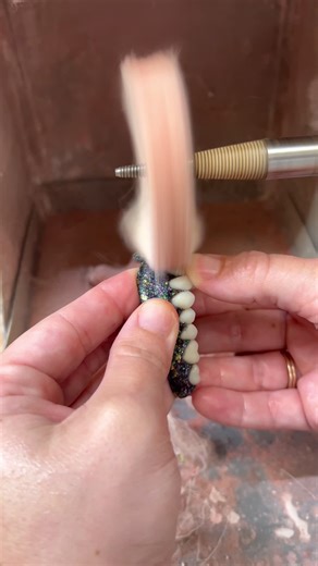 Exploring Color Perception in Glitter Products