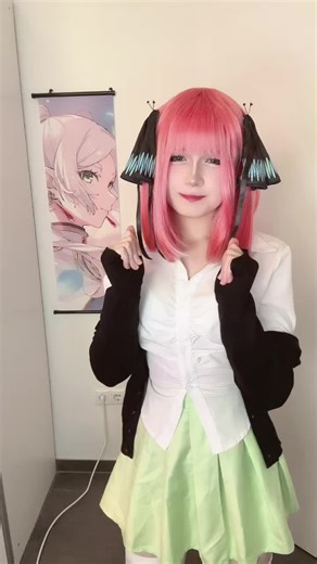 This is so cute 😭💕!#cosplay #trend #dance #nino #thequintessentialquintuplets