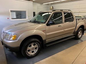 2004 Ford Explorer Sport Trac XLT 4x4 — walk-around / cold start video… Super clean, 76k orig miles!