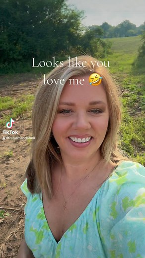 307K views · 1.8K reactions | When you’re trying to be romantic but your pants are too tight…… DEAD  ☠️藍藍藍 #keepinitreal #fyp #love #funny #husband #husbandwife #anniversary #lookslikeyouloveme #pants | Amanda Bell #keepinitreal | Facebook