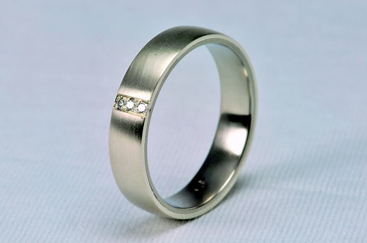 Benefits of Stainless Steel Jewelry Pros and Cons