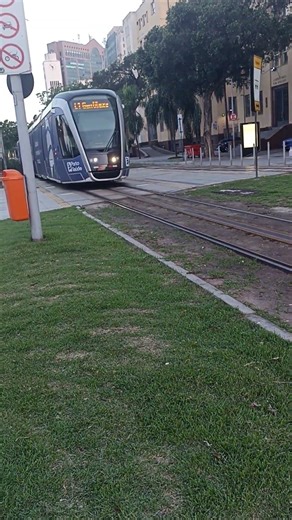 VLT moderno do Rio em movimento #travel #riodejaneiro #travel #brasil #turismo