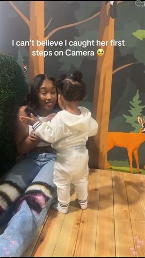 Baby’s first steps #newborn #baby #step #firststeps #moment #happy #emotional #laughing #fyp