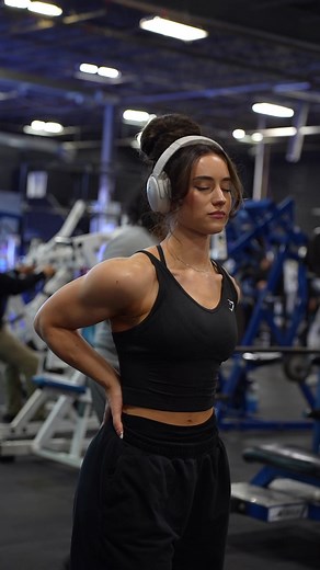 Gym Shoulder and Leg Workouts for Women by Jessica Bickling