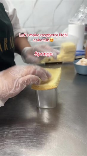 Delicious Raspberry Litchi Cake Tub Recipe