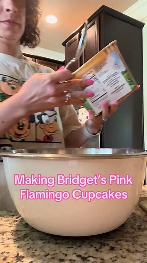 Bridget's Pink Flamingo Cupcakes Tutorial