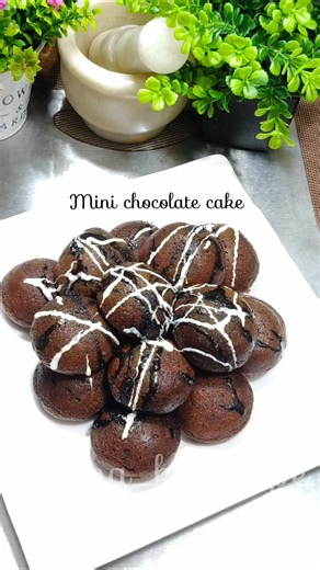 Mini chocolate cake in appa pan 😍 | 10 mins chocolate cake | eggless cake recipe❤️ #egglesscake