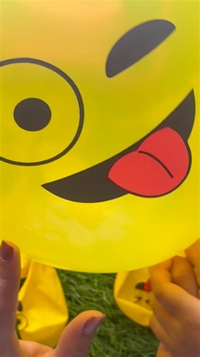 Flatting emoji balloons! Reverse & Satisfying
