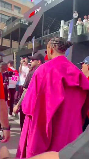 #AnnavanderBreggen arriving in Saluzzo at the Giro d’Italia Women be like 😎💗