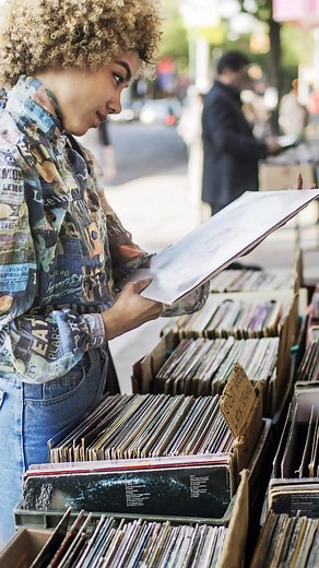 Meet your new Lloyds Ultra Credit card, with 1% cashback on purchases, no foreign exchange fees and no cash withdrawal fees. Credit subject to status, T&Cs apply. | Lloyds Bank