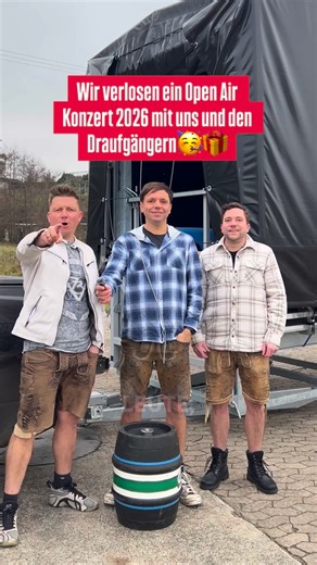 DORFROCKER on Instagram: "Wir verlosen ein Open Air Konzert mit den Draufgängern und uns Dorfrockern im Doppelpack! Unser einmaliges Weihnachtsgeschenk für Euch!🎁 Egal, ob Feuerwehr, Fußballverein, Blaskapelle, Schützenverein, Landjugend, Dorfgemeinschaft usw...ihr alle könnt mitmachen und DAS Open Air Konzert 2026 für Euren Ort gewinnen! Wir kommen mit Bühne und Technik zu Euch - Das Konzert wird dann im Sommer 2026 stattfinden! Schreibt uns einfach zeitnah per Mail an openair@dorfrocker.de od