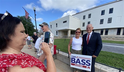 Adams County assistant state's attorney running for Eighth Circuit Court judge – Muddy River News