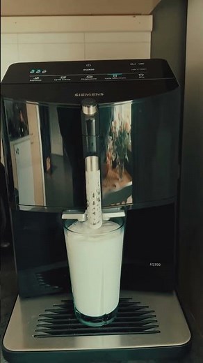 Siemens EQ 300 TF301E09 (Latte macchiato)