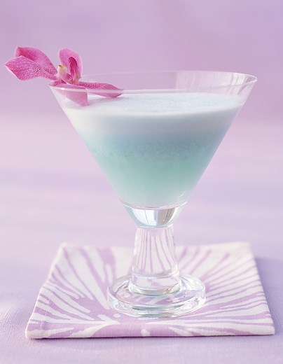 Cocktail Blue Hawaiian au rhum et curaçao pour 1 personnes - Recettes - Elle à Table