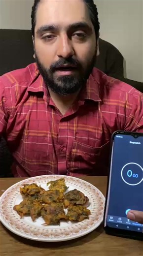 Today eating vegetables pakora#followers😘thanku🙏🙏❤️❤️❤️ #builderrajput💪🏻💪🏻💪🏻🏅 #foryoupage #foodchallangerasmr