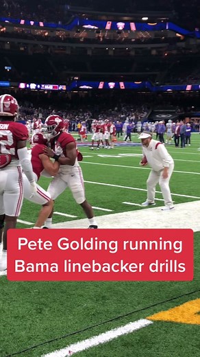 Alabama DC Pete Golding coaches up the Tide linebackers before the Sugar Bowl. #Alabama #Bama #RTR #RollTide