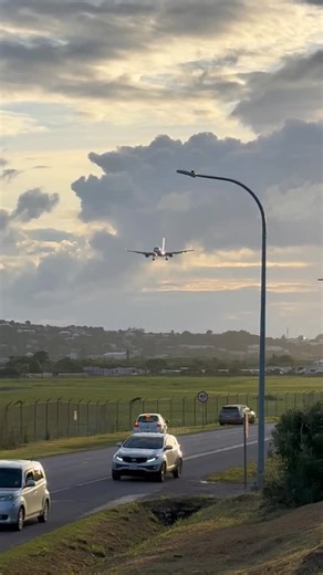 1.7K views · 326 reactions | ATI Boeing 757 Combi coming in for landing @vcbirdinternationalairport_ ️ #landing #boeing757 #antiguaandbarbuda #planespotting #antiguabarbuda #aviationdaily #aviationphotography #aircraft #aviationlovers | André Mannix | Facebook