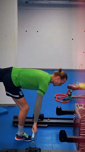 Bram_Swinnen on Instagram: "🦵🏼 Single-leg Romanian Deadlift (RDL), 🏋🏼‍♂️ Single-leg RDL to Snatch, 🏃🏻 SL RDL to Step-up: 1️⃣ Posterior Chain Power: Single-leg RDL activates glutes more than many other hamstring exercises—peaking beyond high-speed running levels (Prince 2014, Van Hooren 2022). 2️⃣ Eccentric Hamstring Strength: Builds hamstring strength at longer muscle lengths, with higher eccentric activity in key muscles (Van Hooren 2022, McAllister 2014). 3️⃣ Fascicle Length Gains: Promo