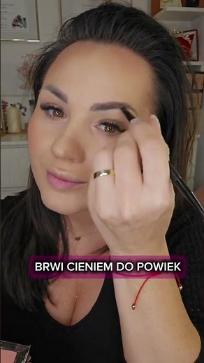 Malowanie brwi cieniem do powiek