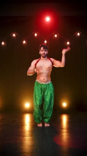 Madhuri fans put your hands up Love you #belkydancer #bellydancer #bollwood #viraldance #badboy