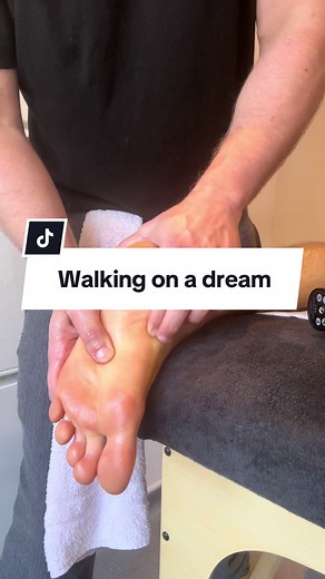 IF YOU STRUGGLE AFTER BEING ON YOUR FEET ALL DAY… THIS IS WHAT YOU NEED! #utilitymassage #sportsmassage #footmassage #footpain #footpainrelief