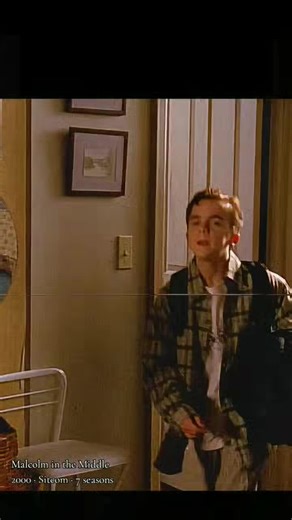 EASY MOVIES on Instagram: "Malcolm in the Middle 2000 ‧ Sitcom ‧ 7 seasons Malcolm in the Middle is a hilarious and heartfelt sitcom that follows the chaotic life of Malcolm, a boy genius with an IQ of 165, trying to survive his wildly dysfunctional family. Set in a suburban neighborhood, the show captures the madness of growing up in a home ruled by eccentric parents and troublesome siblings. Malcolm’s mother, Lois, is a strict and fiery matriarch who runs the household with tough love and unre