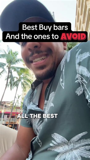 Some of the best dive bar vibes in Waikiki 🍻🌺 Strong drinks, karaoke nights, sticky floors, random conversations with strangers that somehow become your best friends for the night 😂🤙 Cheap beers, live music, pool tables, industry people getting off work late, tourists mixing with locals, and the kind of spots where you walk in for “one drink” and somehow leave at 3 AM 🌴 No fancy dress code, no pretending to be something it’s not just good vibes and classic Waikiki nightlife. #waikiki #hawai