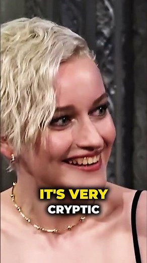 Julia Garner Opens Up About Her New Movie Weapons #celebrityinterview #latenight #interview