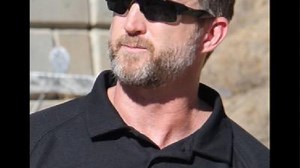 Navy SEAL veteran trains civilians how to defend themselves