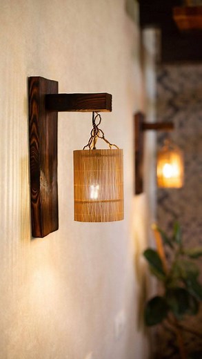 ✨ Rustic Charm Alert! Handcrafted Wood & Bamboo Wall Sconce for Sale ✨ ​Bring a warm, bohemian, or farmhouse touch to your home with this stunning, unique wall lamp. It's the perfect accent piece to create a cozy, inviting atmosphere. ​What Makes It Special: ​Handcrafted Design: Features a beautiful, dark-stained, distressed wooden backplate for a genuine rustic feel. ​Natural Shade: The cylindrical shade is made of tightly woven bamboo or natural rattan, casting a warm, soft glow. ​Perfect Ambi