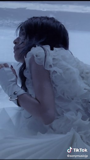 #中島美嘉 「#雪の華 」寒い日に聴きたい曲といえばこの曲❄️⛄️夜の帰り道にもぴったりです☺️#おすすめ曲 #冬ソング
