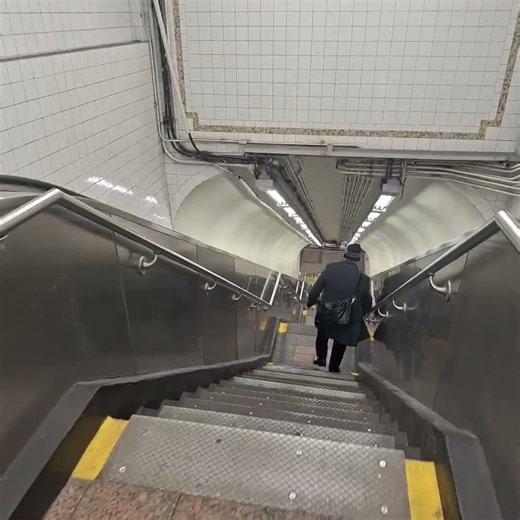 Yet ANOTHER #nyc #mta escalator BROKEN...for over THREE WEEKS now, at #grandcentralstation. DISGRACE