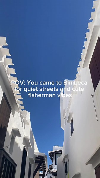 POV: Viniste a Binibeca buscando calles tranquilas y el encanto de un pueblito pesquero Nosotros: 🪩🕺🍸 • #menorca #bbcocktailbar #binibeca #cocktailbar #vibe #restaurantsmenorca #fyp #españa #spain #travel