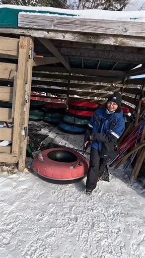 Ready, set, slide! Snow Tubing is back at Mount Snow. ❄️🛷 Located right at the base of Mount Snow between the Main Base Lodge and the Grand Summit Resort Hotel. Slide down one of the biggest Snow Tubing hills in Vermont. 🕚 Open Friday–Sunday, 11am–5pm (weather permitting) 🎄 Holiday hours: Open daily December 26–31 | Mount Snow