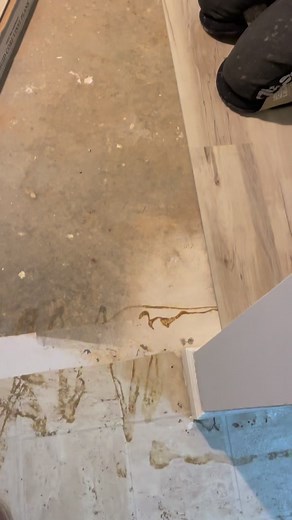 622K views · 5.4K reactions | VYNIL PLANK FLOORING  #ricflooringllc #reelsfb #reelsviral #construction #ideas | Ric-Flooring LLC | Facebook