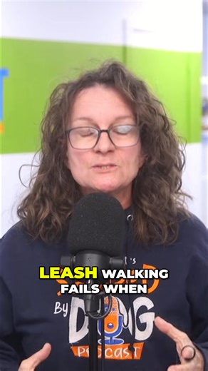 ❓ What’s the most effective way to teach your dog to walk calmly beside you (without pressure or corrections)? On leash walks, many dogs pull, zigzag, or lose focus — not because they’re distracted, but because the skill wasn’t taught first. When walking feels harder than it should, it’s usually not effort that’s missing. It’s preparation. J-Walking shows you how to teach loose leash walking with clarity 👇 🧠 build understanding before distractions 🐾 teach calm movement beside you 🎯 create cl