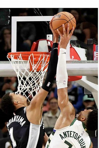 Wembanyama's Spectacular Shot Blocking Skills