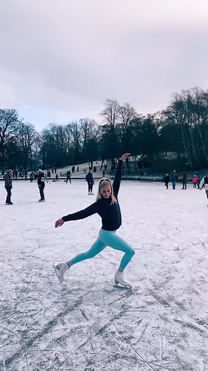 Queen's Park Ice Skating Experience in Glasgow, Scotland