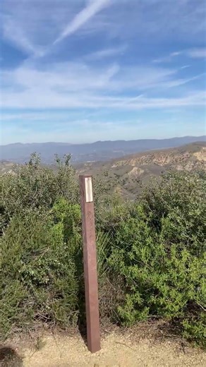 The view from the top of Santa Clarita Manzanita Mountain