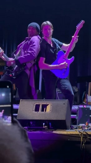 Another one from the Legends of Heaven show with @theultimatetributeexperience from the @prince set🎸 📞 Call/text to book guitar lessons: (609) 580-9946 . . . . . . . . #GuitarLessonsNJ #EastWindsorNJ #NJParents #LearnGuitar #PrivateMusicLessons #Prince #FunWithGuitar #BerkleeGrad #NJKids #PrinceMusic #NJAfterSchoolPrograms #GuitarTeacher #EastWindsorNJ #MercerCountyNJ #MonroeNJ #MiddlesexCountyNJ #PrincetonNJ #CentralJersey #NewJerseyMusicians #NJGuitarLessons #NJMusicTeacher #PrivateLessonsNJ