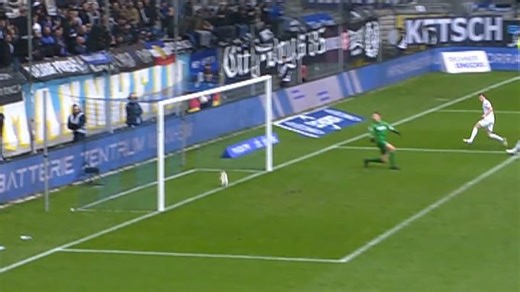 Dabrowski furious after phantom goal: "I can see that from 80 metres away!" | Goal.com Malaysia