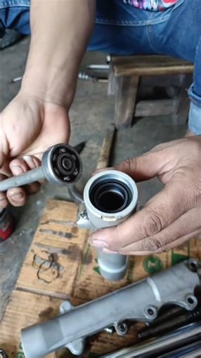 Shock Seal Change Karne Ki Best Trick | Oil Leak Band! ✅ #motorcycle #shorts