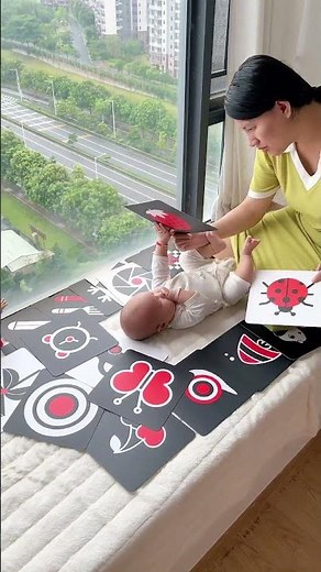 Color Learning Flash Cards That Support Early Brain Development #babyessentials #babygear